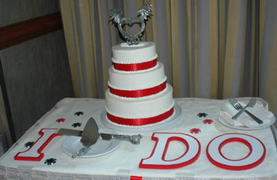 splorp!'s wedding cake with dragons on the top